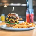 亚特兰蒂斯酒店 4*